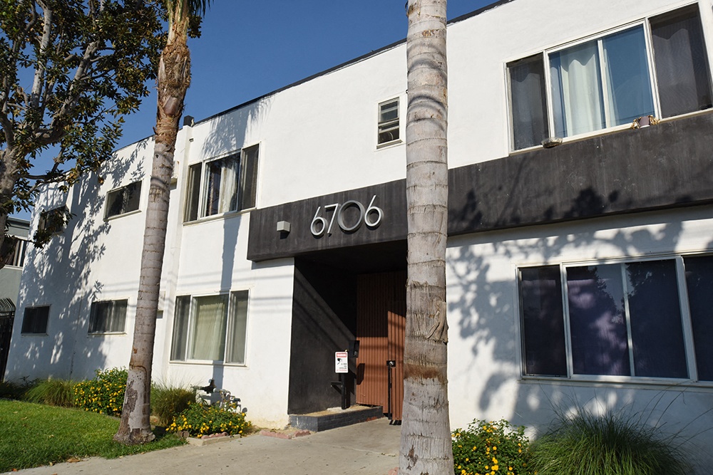 Exterior of Hayvenhurst Place